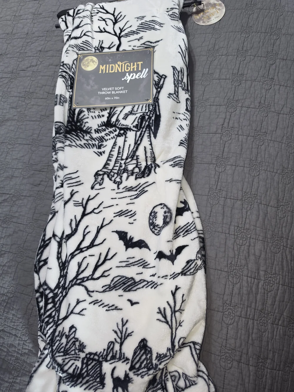 Midnighy Spell Throw Blanket - Black & White